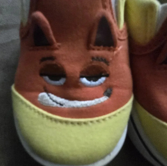 Disney Zootopia Toddler Sneakers - Picture 3 of 4